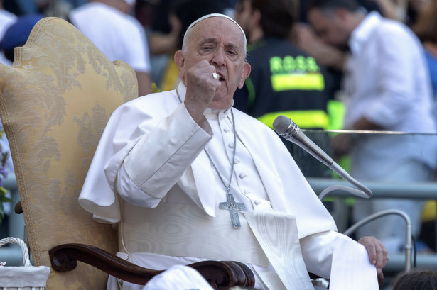 Papież Franciszek krytykuje decyzję władz Ukrainy. "Nie można obalać żadnego Kościoła"