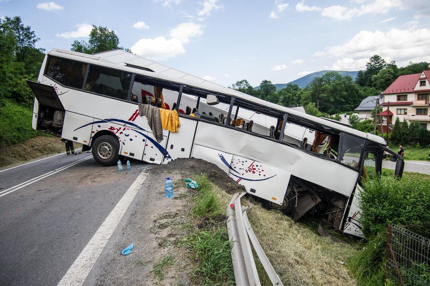 Wypadek autokaru z dziećmi. Wielu rannych