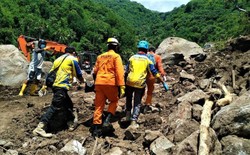 Silne trzęsienie ziemi nawiedziło Jawę. Co najmniej sześć osób zginęło