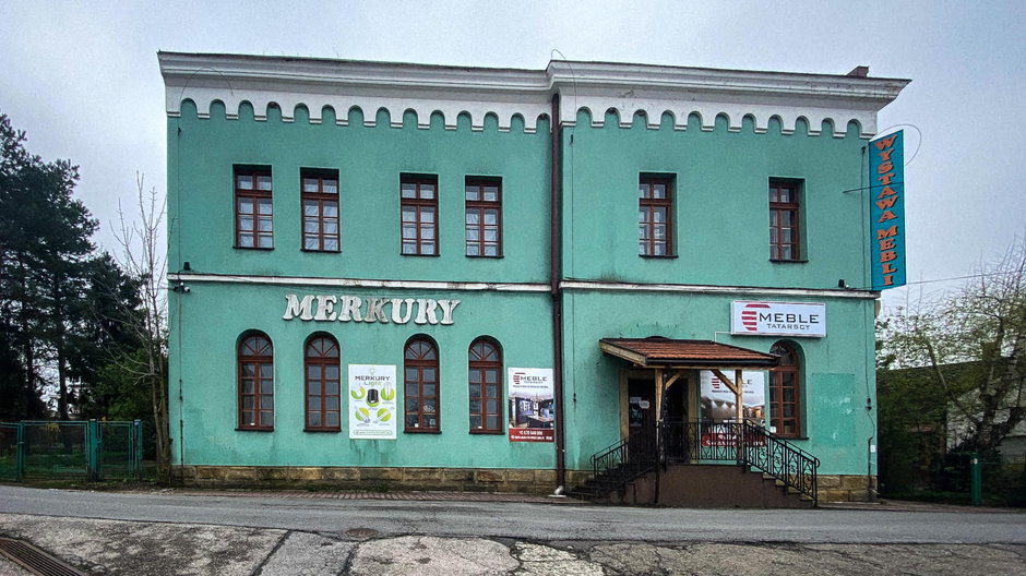 Kalwaria Zebrzydowska - synagoga sprawująca funkcję lokalu handlowo-usługowego