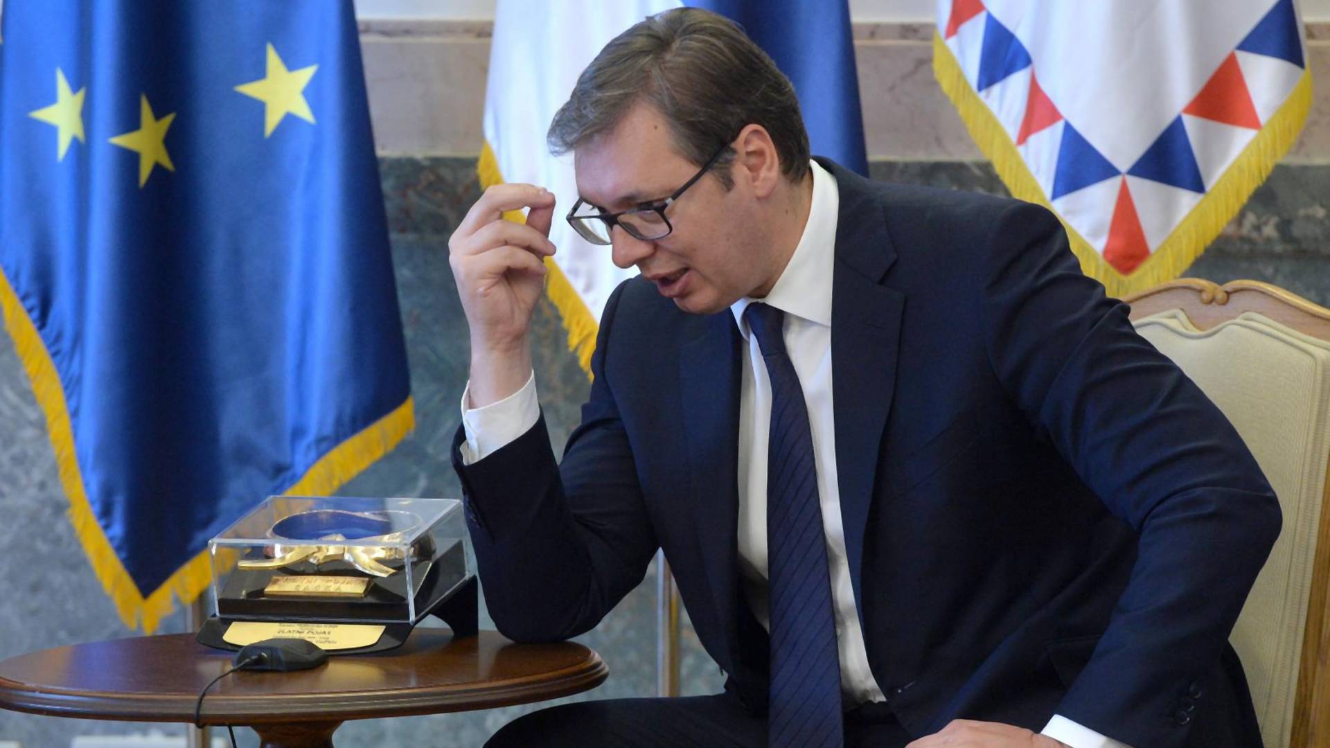 Iskreno žalimo osobu koja vodi Vučićev Twitter nalog