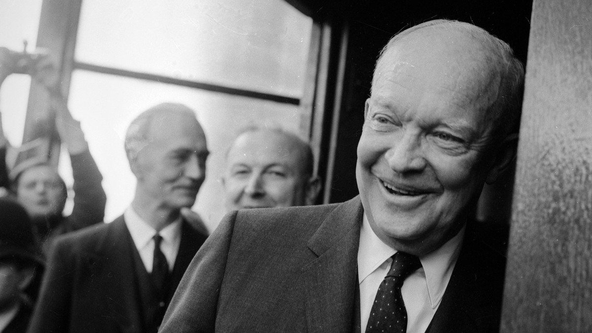 Na emeryturze Dwight "Ike" Eisenhower nie mógł usiedzieć na miejscu. Kochał towarzystwo, dyscyplinował wnuka, a samochodem jeździł jak wariat.