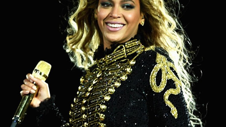 Beyonce Tour 2023 Beyonce Singer's lead dancer gets engaged during stage performance