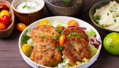 Pyszny obiad na piątek. Podajemy przepis, Ty gotujesz. Kotlety rybne z suszonymi pomidorami