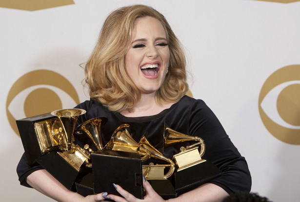 Adele ze statuetkami Grammy