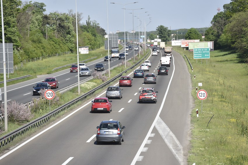 U Španiji planiraju da preopterećenost na autoputevima reše radarima koji će detektovati broj putnika u vozilu