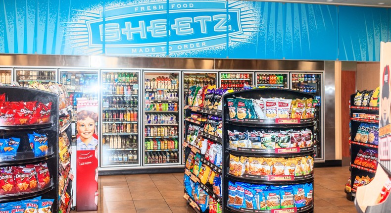 Walking inside immediately shakes our confidence in Wawa. Sheetz is bright, colorful, organized, and supersize. Gone are the tawdry taupes, replaced by brash blues and and gregarious green.