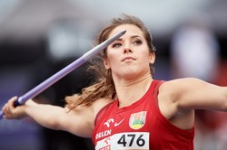 Maria Andrejczyk na podium mityngu Diamentowej Ligi  w Oslo