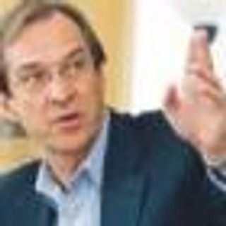 J'S negocjuje długoterminowe dostawy ropy dla Polski