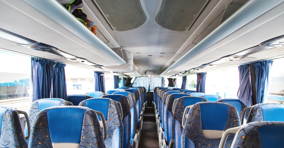 Polski przewoźnik uruchamia kursy autobusowe z Warszawy do Królewca. Decyzja budzi niepokój służb