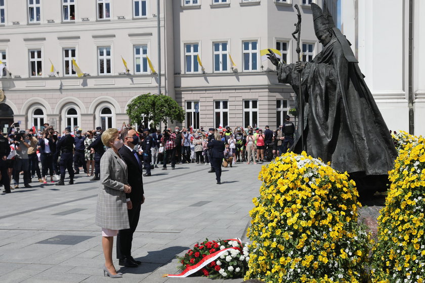 Urodziny Jana Pawła II. Wierni zapomnieli o zasadach bezpieczeństwa