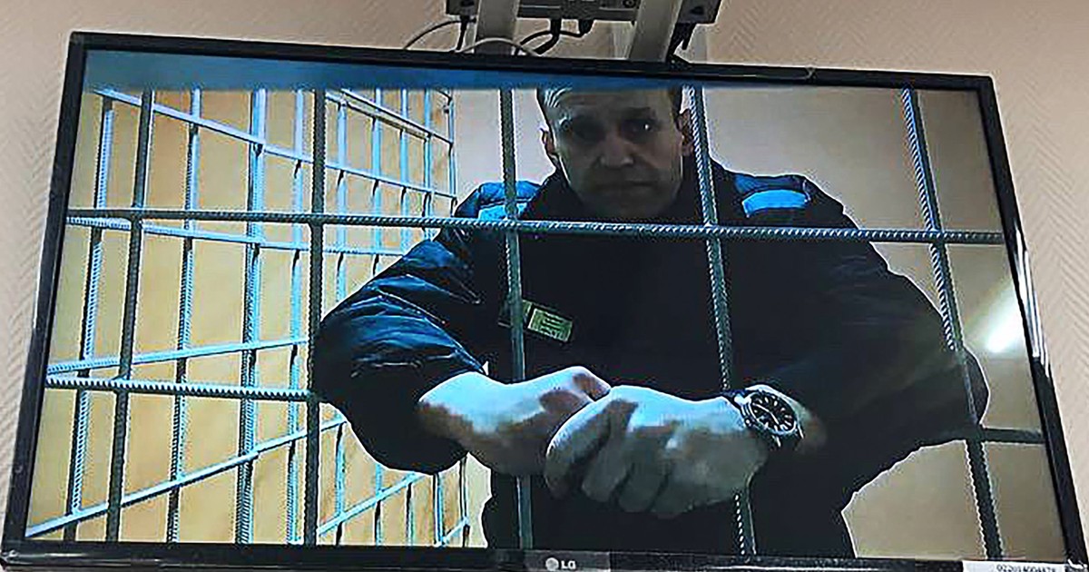 Jailed Putin critic Alexei Navalny quotes 'The Wire' in tweet after ...
