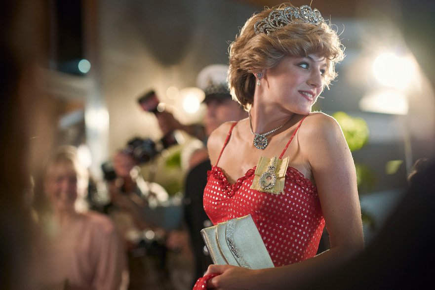 Emma Corrin jako Diana Spencer w serialu "The Crown"