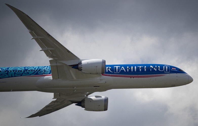 Boeing 787 Dreamliner to szerokokadłubowy samolot pasażerski dalekiego zasięgu. Na zdjęciu samolot wersji 787-9 (wersja przedłużona, 250-290 pasażerów).