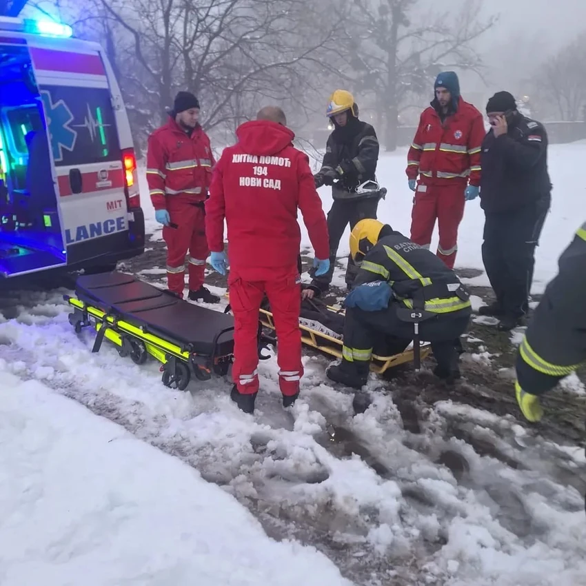Osoba pala sa objekta u Novom Sadu