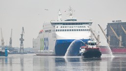 nowoczesny prom „jantar unity” rozpoczyna swoją podróż na bałtyku