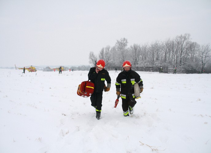 Śmigłowiec pogotowia ratunkowego spadł w Jarostowie na Dolnym Śląsku. Zginęło dwóch członków załogi