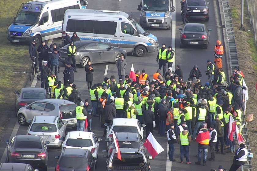 Rolnicy zablokowali autostradę A2