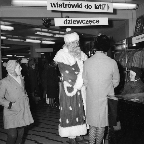 Mikołaj w Centralnym Domu Towarowym w Warszawie.