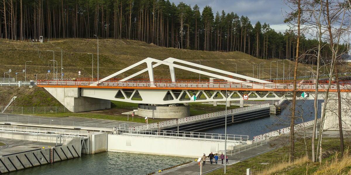 Kanał żeglugowy łączący Zatokę Gdańską z Zalewem Wiślanym.