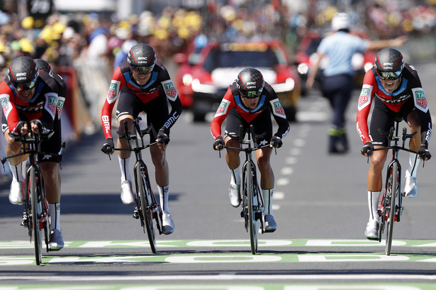 Tour de France: Ekipa BMC najszybsza w jeździe na czas. Greg van Avermaet liderem