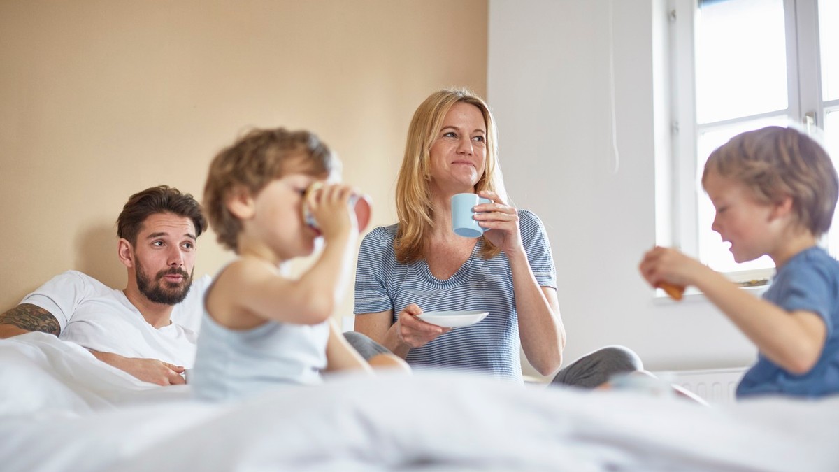 Imati decu NE ČINI VAS SREĆNIJIM: Nauka potvrdila roditeljstvo ne donosi veće blagostanje
