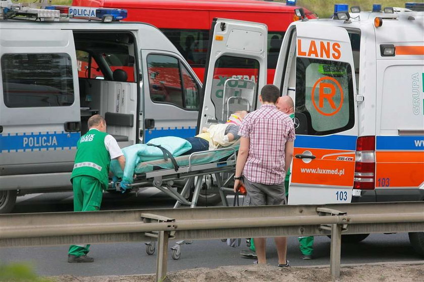 Po wypadku autobusu. 16-latek ma złamany kręgosłup