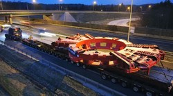 Transport tarczy TBM planowo dotarł na miejsce postoju w Jankach