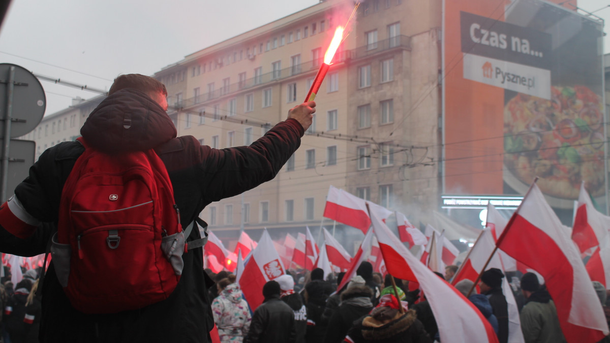 Warszawa: Marsz Niepodległości. Tysiące policjantów, barierki, utrudnienia