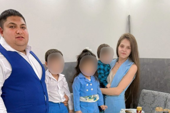 DVOJE DECE U SEKUNDI OSTALO BEZ RODITELJA I BRATA OD GODINU DANA "Audijem" udario u autobus: Tragedija uništila celu porodicu