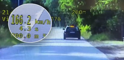 W terenie zabudowanym gnał ponad 160 km/h! Wszystko się nagrało