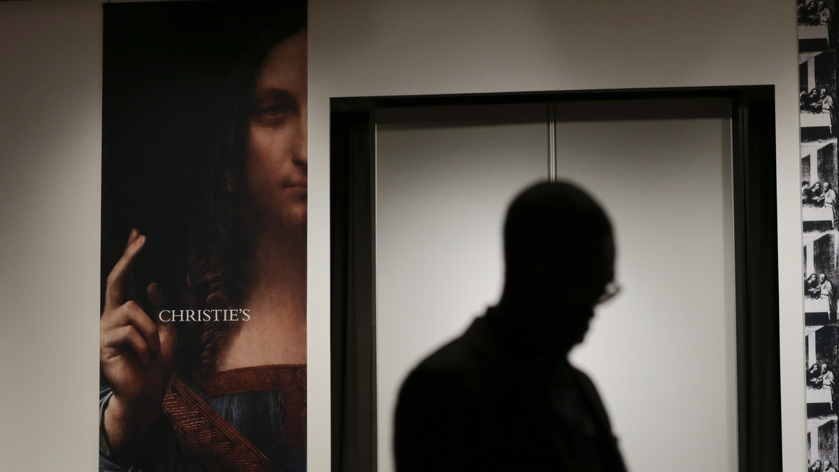 Były oficer CIA podejrzany o ujawnienie tajnych informacji Chinom przez 20 miesięcy pracował w prestiżowym domu aukcyjnym. W październiku 2017 r. zlecono mu ochronę dzieła "Salvator Mundi" autorstwa Leonarda da Vinci, który jest jak dotąd najdrożej sprzedanym obrazem w historii.