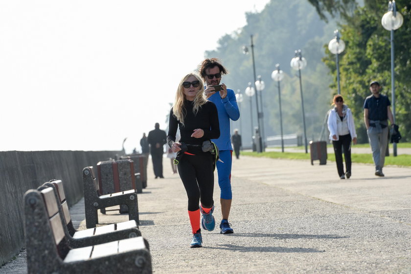 Monika Olejnik biega z partnerem w Gdyni
