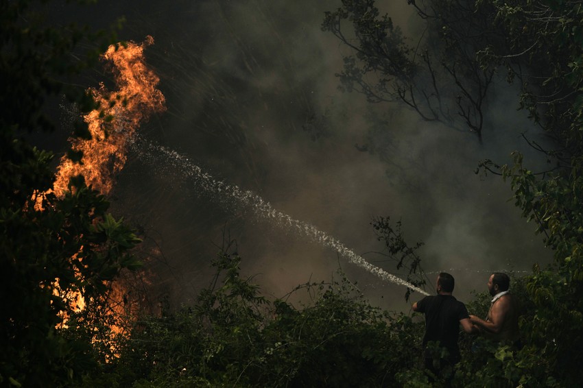 Požari u Grčkoj - Vounteni u predgrađu Patrasa na zapadu zemlje 13. avgusta