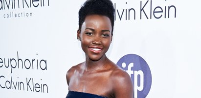 Lupita w błyszczącej kreacji w Cannes