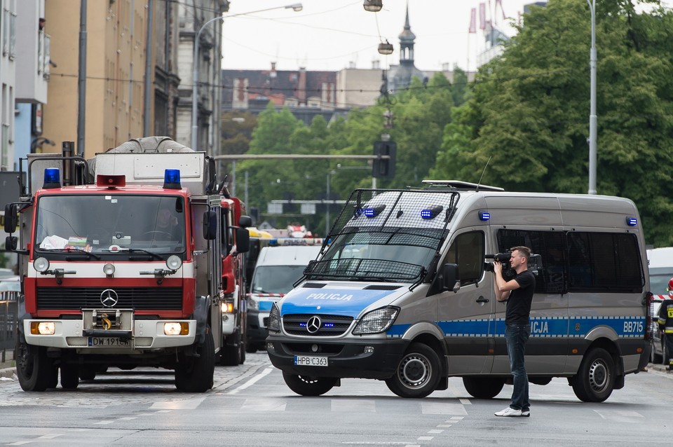 WROCŁAW AUTOBUS PAKUNEK WYBUCH (policja i straż pożarna)