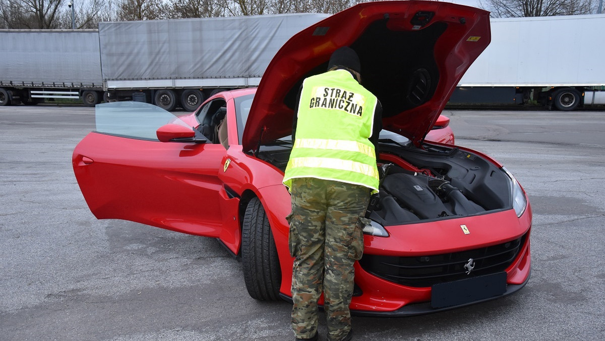 Wpadka na granicy z Białorusią. Polacy zatrzymali ferrari za 1,2 mln zł