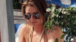 Holly Valance na basenie w Miami Beach