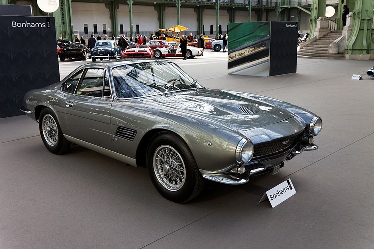 Cena: 1,9 mln dol.

Wyprodukowany w 2018 roku samochód wzorowany jest na modelu z lat 60. Kiedyś było to najszybsze pasażerskie auto na świecie, dzisiaj można poruszać się nim tylko na torze wyścigowym. <br> Na zdj. Aston Martin DB4 GT