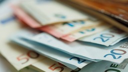 kurs euro kurs dolara ile trzeba będzie płacić za euro i dolara? jest nowa prognoza