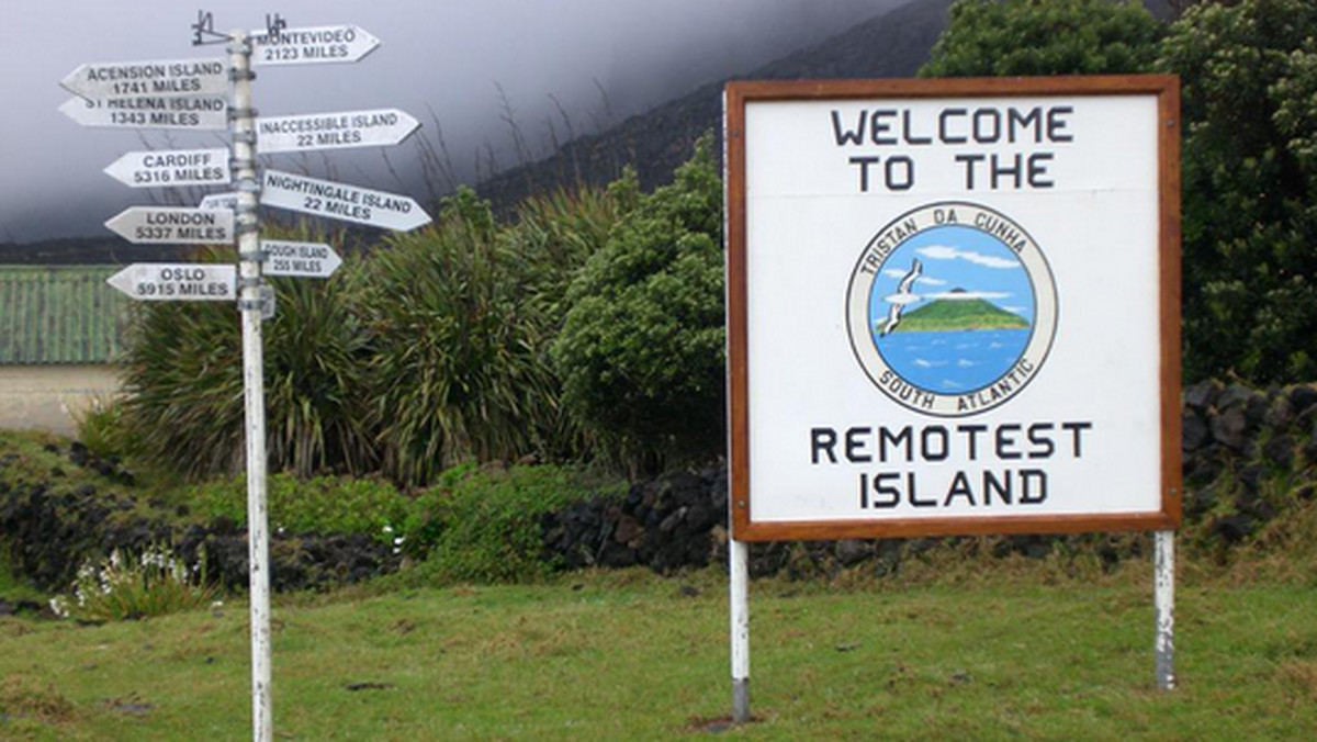 Jeśli chcesz oderwać się od rzeczywistości i rzucić swoją obecną pracę, a przy okazji masz doświadczenie jako nauczyciel lub farmer, to czytaj dalej! Mieszkańcy wyspy Tristan da Cunha szukają rąk do pracy.