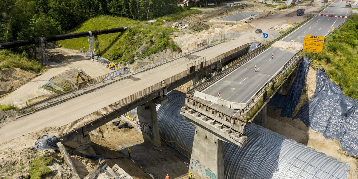 Katowice. Rozbiórka starego wiaduktu po katastrofie na DK 86 w 