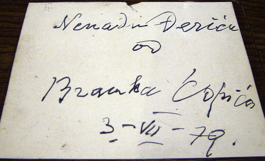 Posveta pisca
na fotografiji