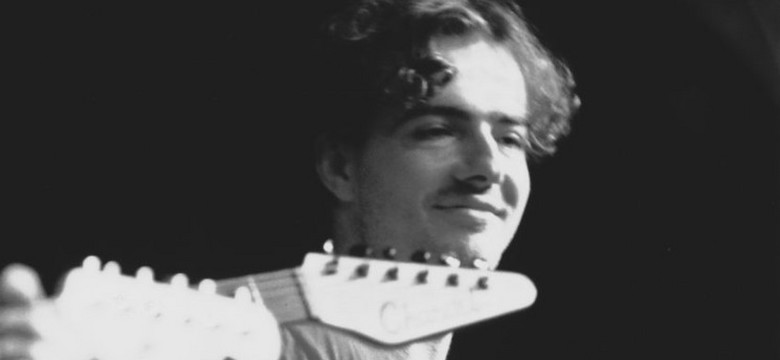 Zmarł gitarzysta Czerwonych Gitar. Zespół we wzruszających słowach żegna Arka Malinowskiego