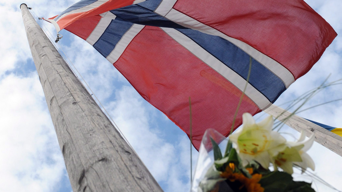Szef belgijskiej dyplomacji Steven Vanackere zaproponował zaostrzenie przepisów regulujących posiadanie broni, które mogłyby obowiązywać w całej UE. Jest to reakcja ministra na piątkowe krwawe zamachy terrorystyczne w Norwegii.