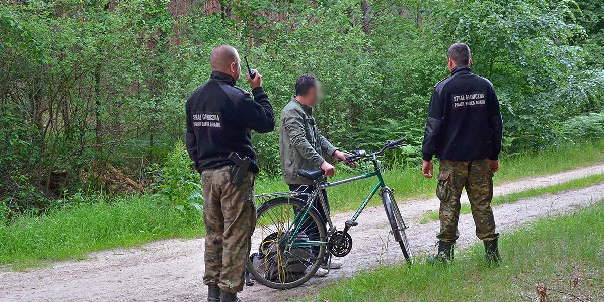 Strażnicy zarztrzymali obywatela Turcji, który granicę z Ukrainy przekroczył nielegalnie na rowerze