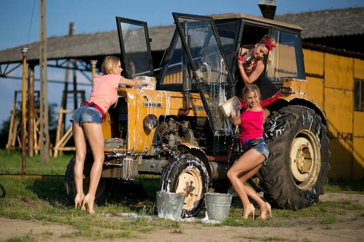 Cleo, Ola Ciupa i Paula Tumala w klipie do piosenki 'Brać'