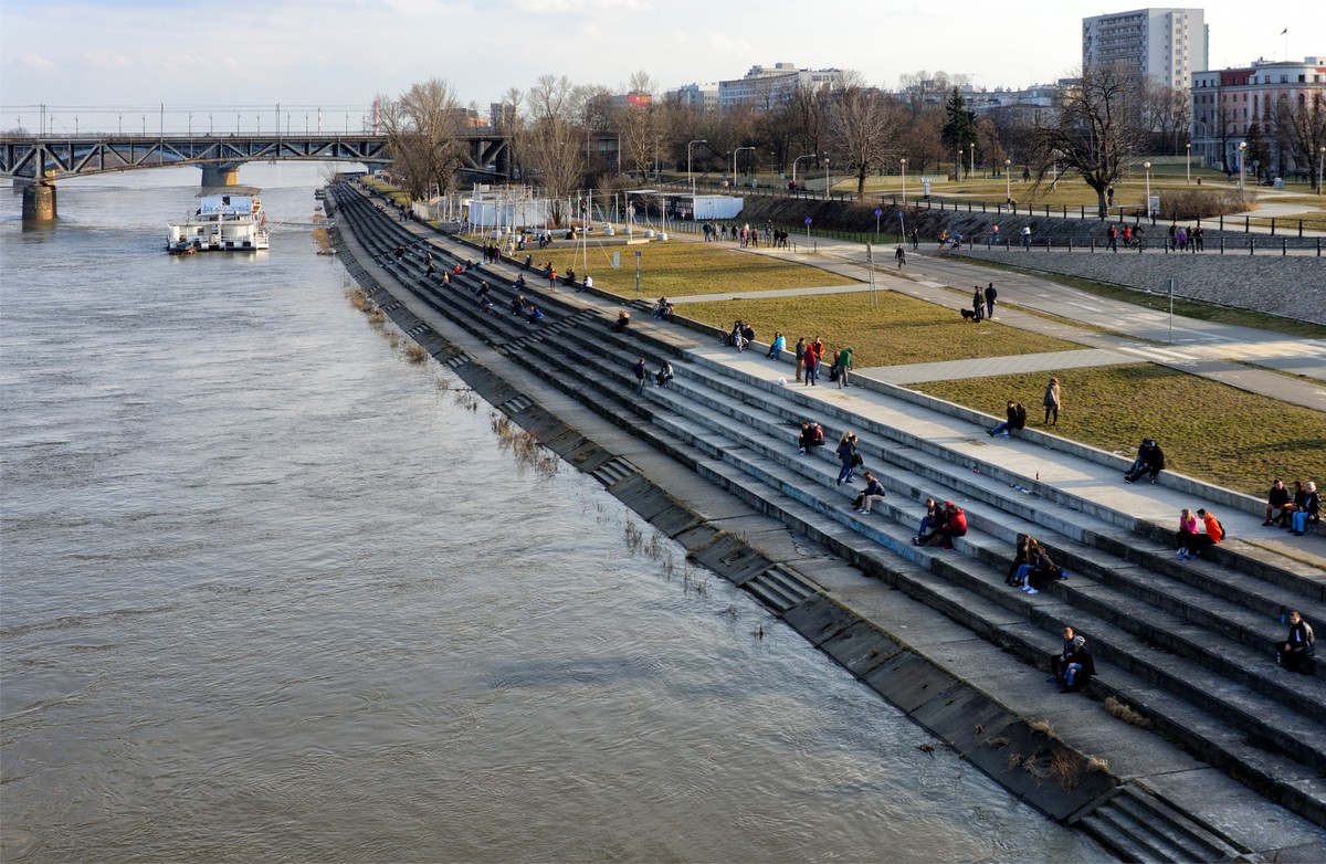 Rekordowo niski stan Wisły. Poziom wody w Warszawie wyniósł 10 cm