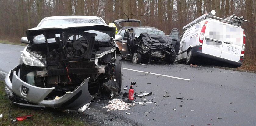 Miazga na drodze koło Kościana. Ranne małe dziecko!