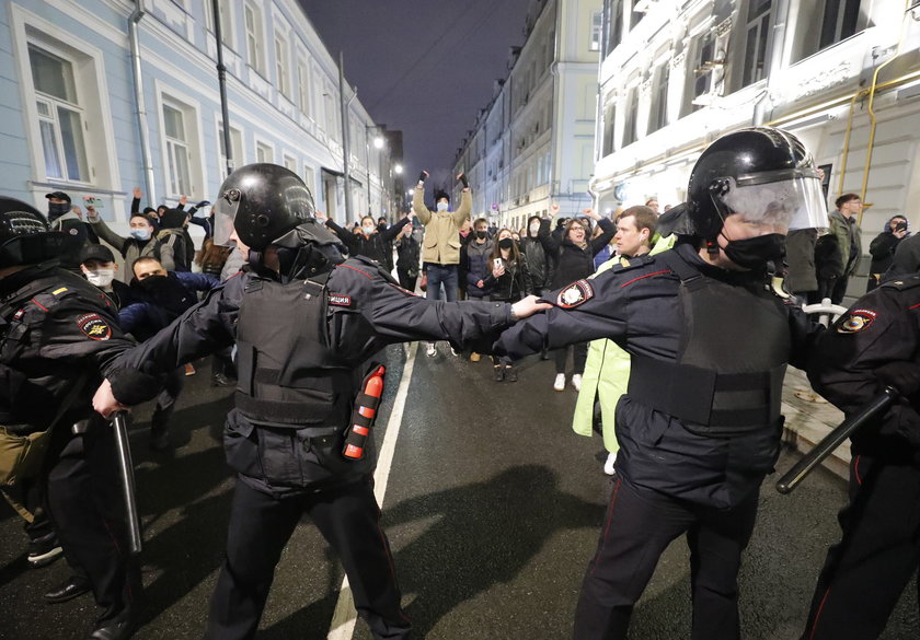 Rosjanie manifestowali w obronie Nawalnego. Setki zatrzymanych.